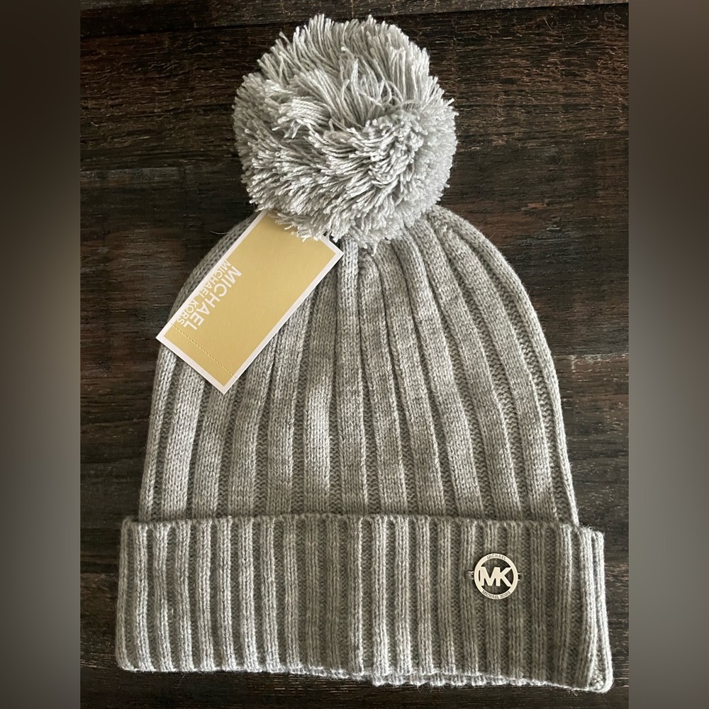 Michael Kors - Light Gray Knit Beanie Pom Pom Silver - One Size - RV $48